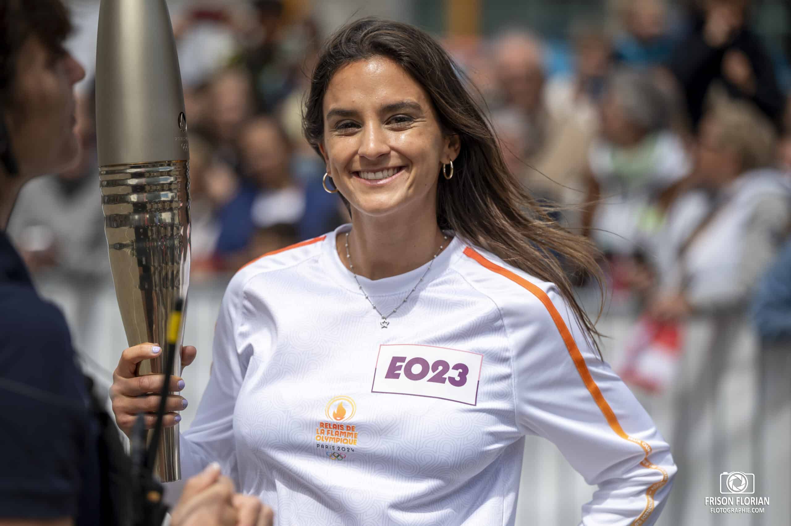 Photographie de reportage lors du passage de la Flamme Olympique à Annemasse en Juin 2024.